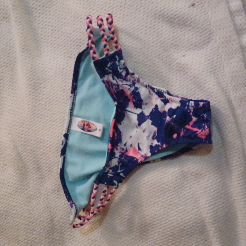 Bikini bottoms